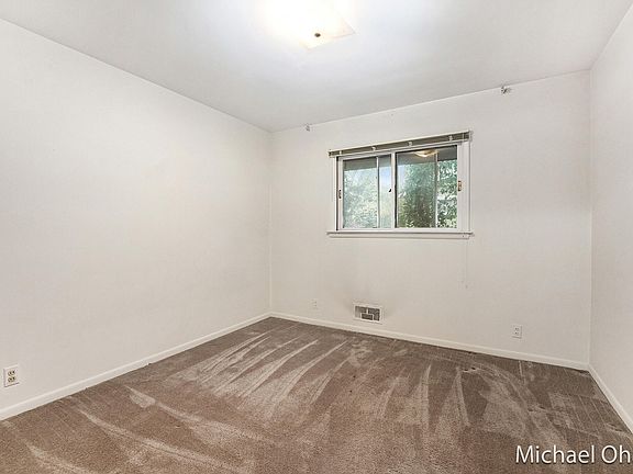 4th image of 1843 Bluehill Dr NE