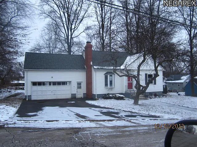 419 E Paige Ave photo 1