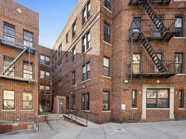 1633 Macombs Rd, Bronx, NY 10453