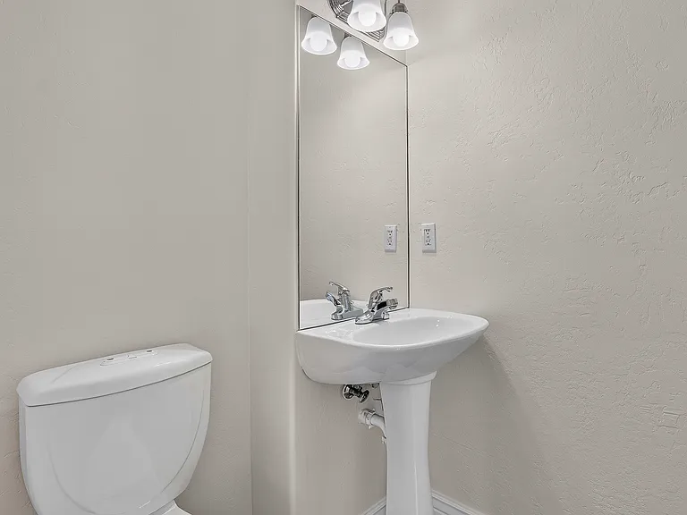 1519 E Payton Way #2 — Photo 13