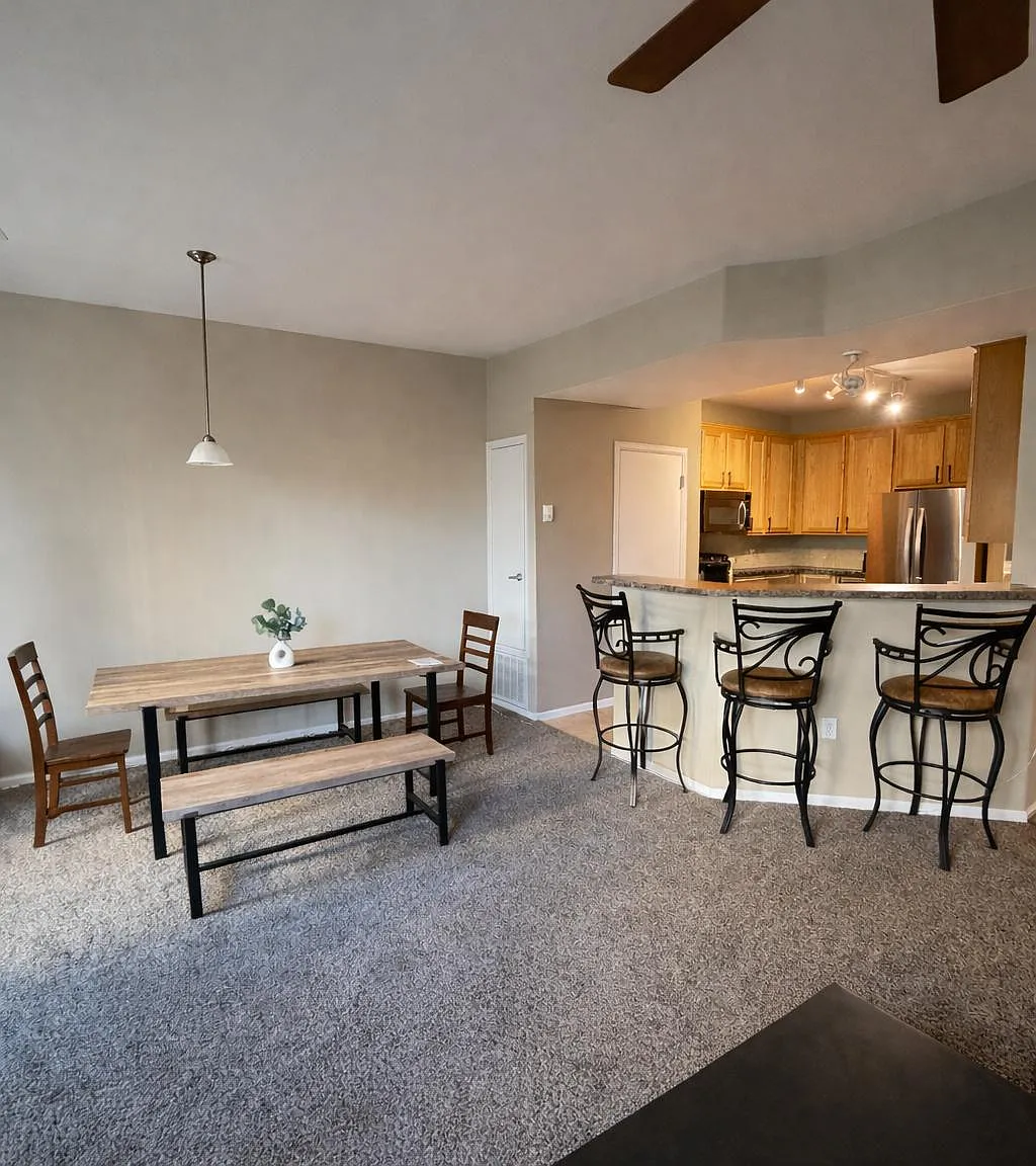 2 bed, 2.5 bath, 1288 sqft, $2,400 — Photo 4