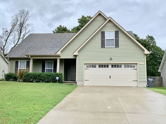 4th image of 226 E Johnson Cir
