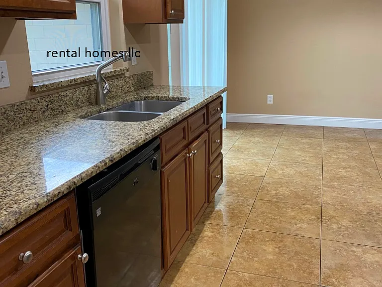 141 Clyde Ave #141 — Photo 11