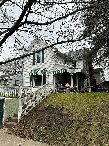 111 Lincoln St Photo 1