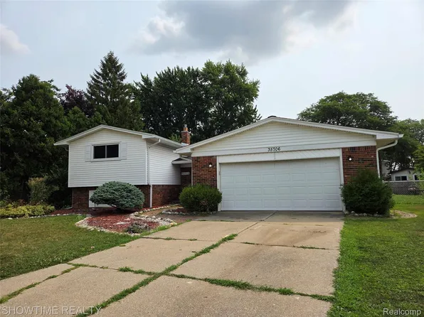 35706 Duke Dr, Sterling Heights, MI 48310