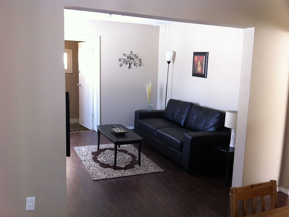 1st image of 821 Queen St