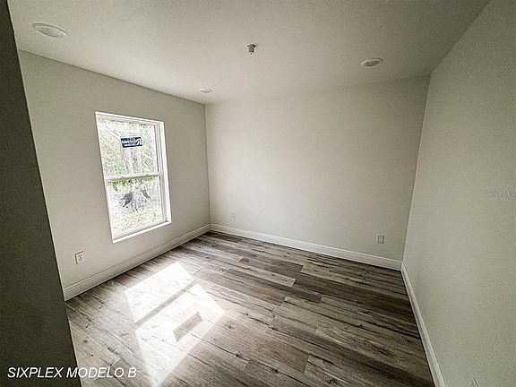 4th image of 2201 Conway Dr #101