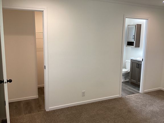 4th image of 3706 Sugar Loaf St NW #15