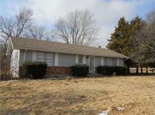 26601 W 231st St, Spring Hill, KS 66083