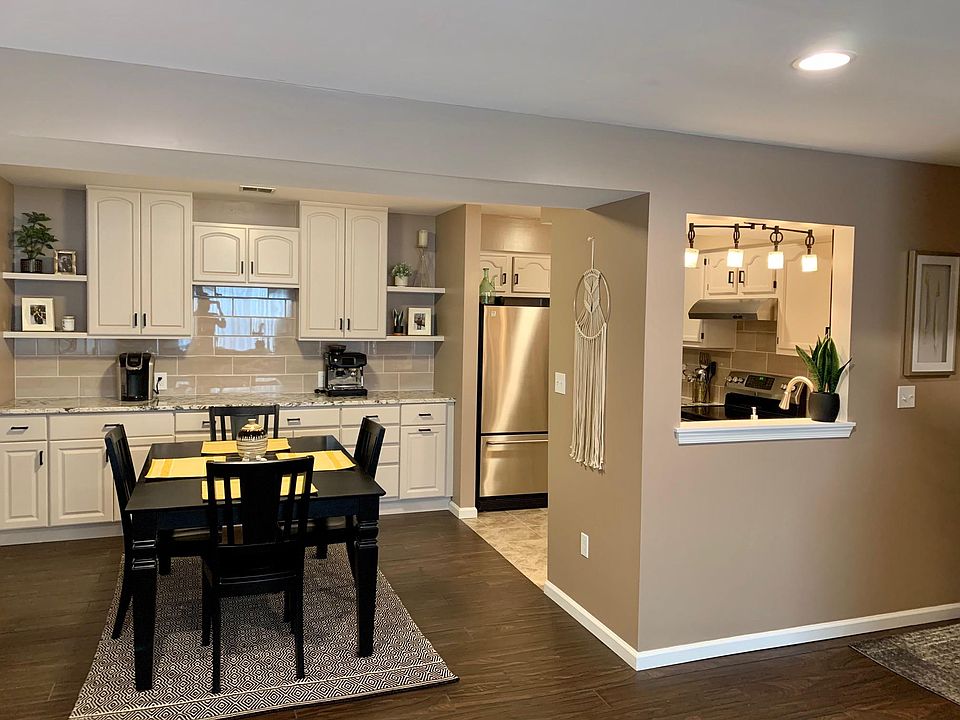 1st image of 5123 Cheryl Dr #F
