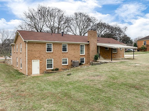 2nd image of 224 Kennett Rd