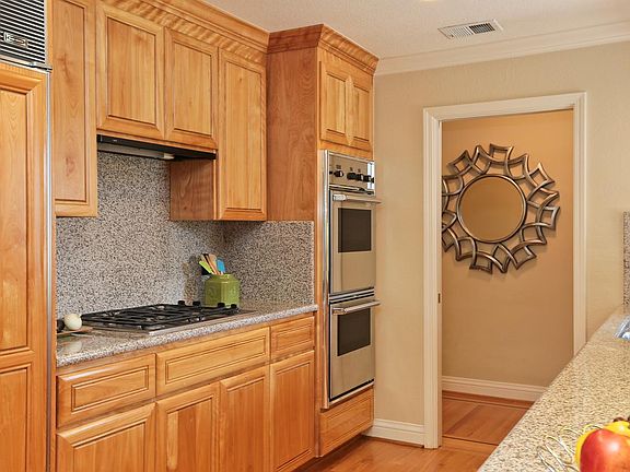3rd image of 1601 Koch Ln