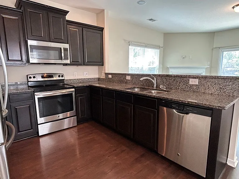 224 Jackstay Ct — Photo 4