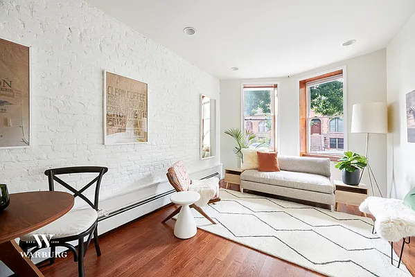 Sold by Warburg | media 18