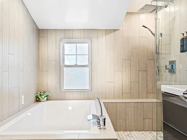 77 William St #2 — Photo 12