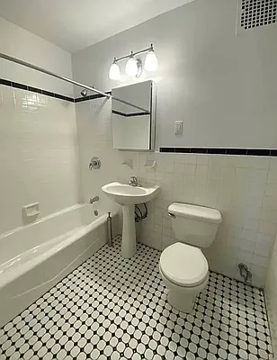 Rented by CitySites Real Estate Group | media 14