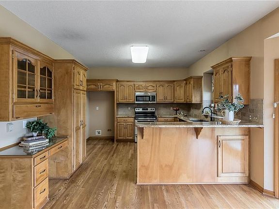 2nd image of 2228 SE Meeting St