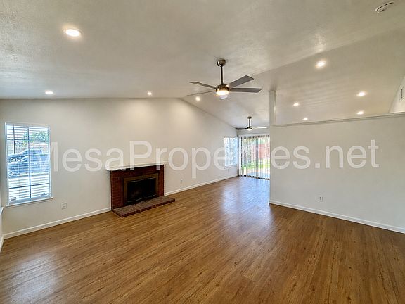 3rd image of 194 S Loretta St
