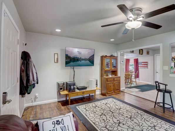 4321 Voncille St, Haltom City, TX 76117