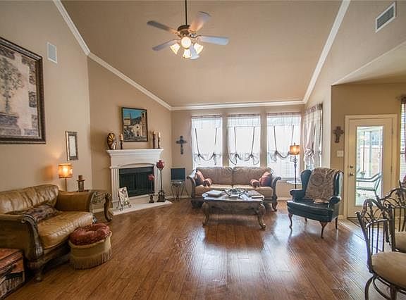 5th image of 1720 Glen Aerie Ln