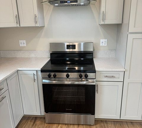 4th image of 2026 E Washington Ave