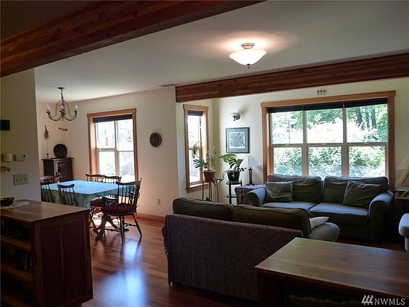 4th image of 3922 11th Ave NW
