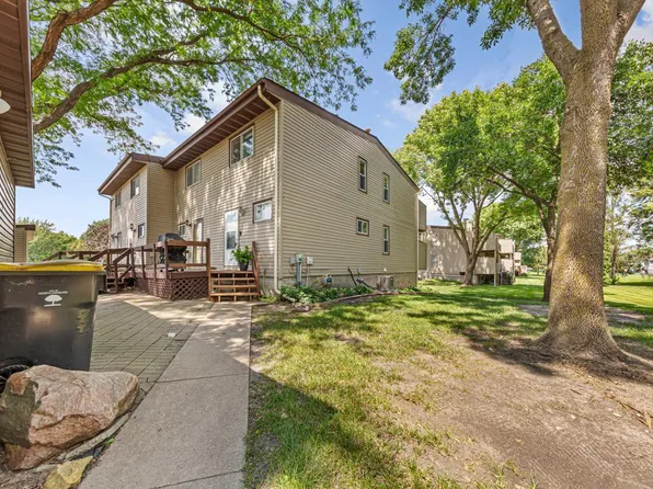 1686 La Mar Dr #4, Mankato, MN 56003