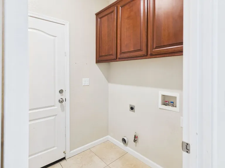 8200 Sienna Loop — Photo 7