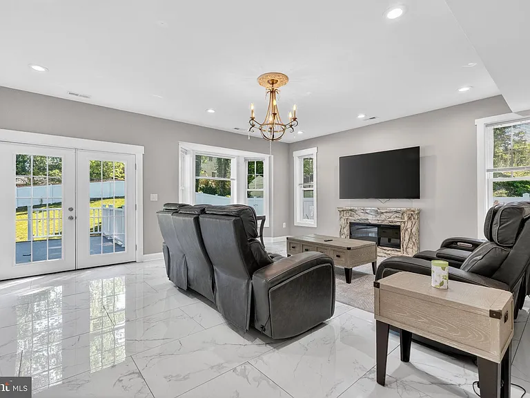 3925 Ashwood Pl — Photo 23