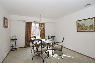 4th image of 233 Knightsbridge Dr