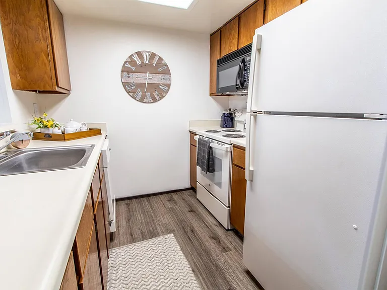 ONE MONTH FREE! APPLY FREE! VIRTUAL TOURS! — Photo 53