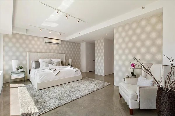 Rented by Douglas Elliman | media 14