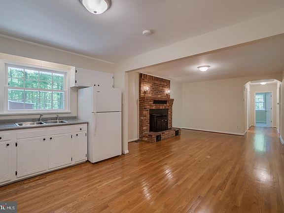 2nd image of 115 Brookewood Dr