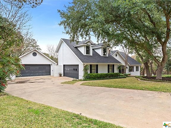 3rd image of 3914 Wendy Oaks Dr