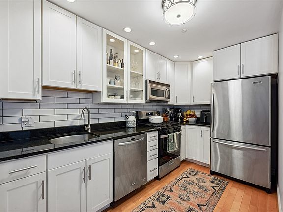 5th image of 312-320 W 3rd St #305