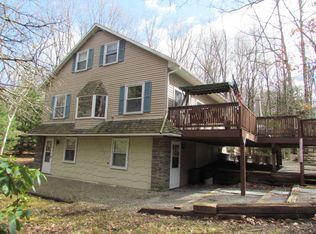 22 Bear Creek Lake Dr, Jim Thorpe, PA 18229