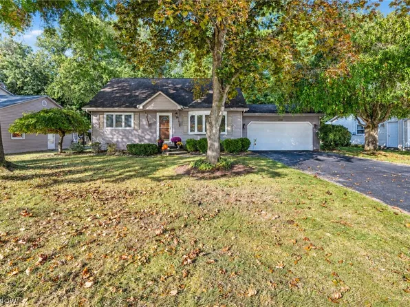 2850 Vollmer Dr, Youngstown, OH 44511