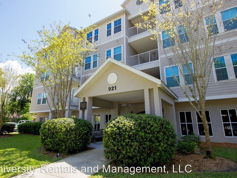 1st image of 921 SW Depot Ave APT 209