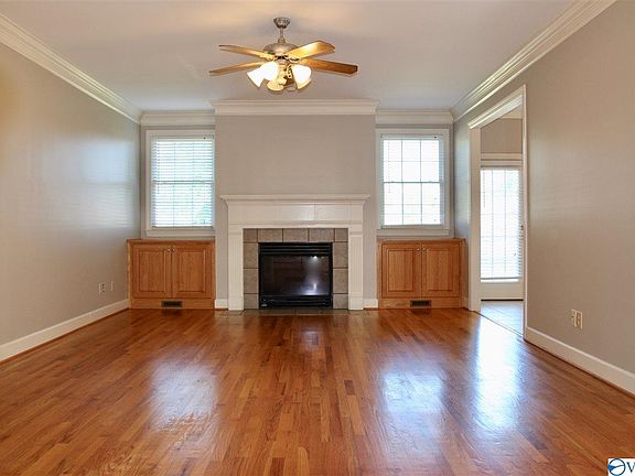 3rd image of 2707 Wenzel Cir SE