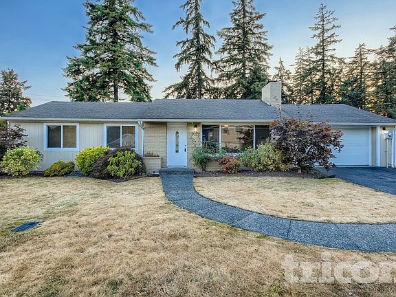 2nd image of 9022 Lorraine Ave SW