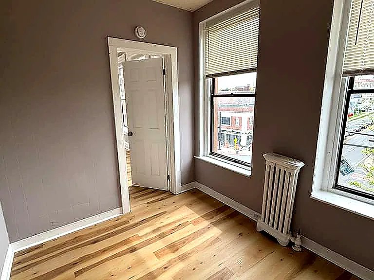 472 Main St — Photo 5