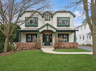 1261 Edgewood Rd, Lake Forest, IL 60045