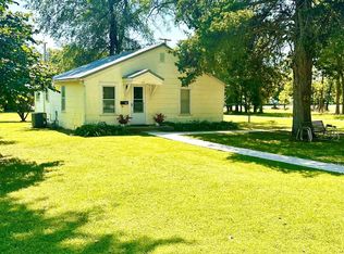 813 SW Hockaday St, Council Grove, KS 66846