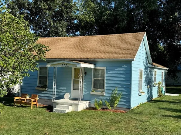 212 W College St, Wellington, MO 64097
