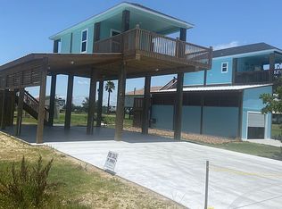 125 Ocean Tide Dr, Crystal Beach, TX 77650