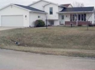 1908 Amy Jo Dr, Oshkosh, WI 54904