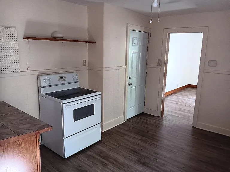 828 Richie Ave — Photo 5