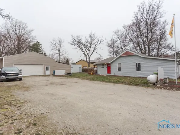 353 East Ave, Curtice, OH 43412