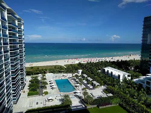 2301 Collins Ave Photo 1