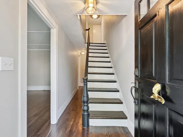 1 Fort Hill St #3, Hingham, MA 02043